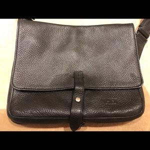 Tumi Black Pebbled Leather Messenger/Crossbody bag